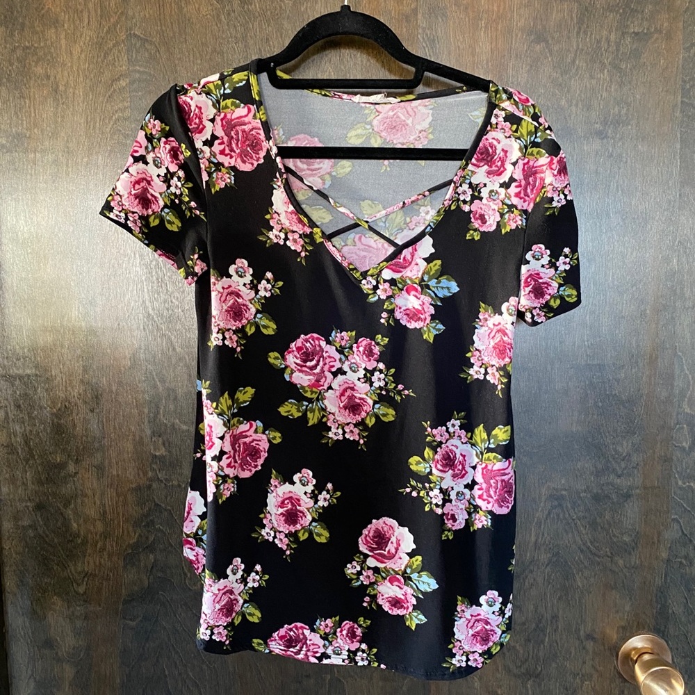Like new beautiful women’s floral top